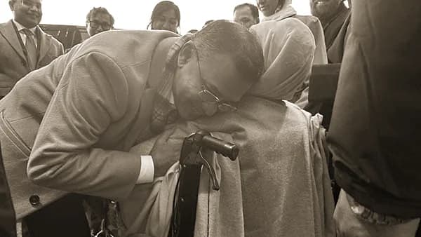Tarique Rahman embracing his mother Khaleda Zia