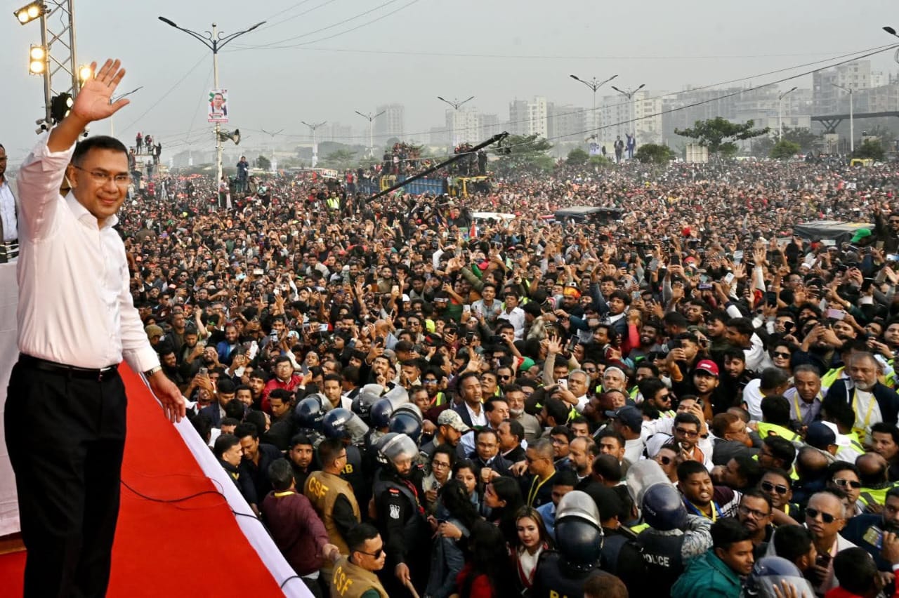 Tarique Rahman waves to hundreds of thousands of supporters after returning to Bangladesh